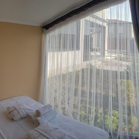 Отель "Чёрный Слон" Sochumi Exterior foto