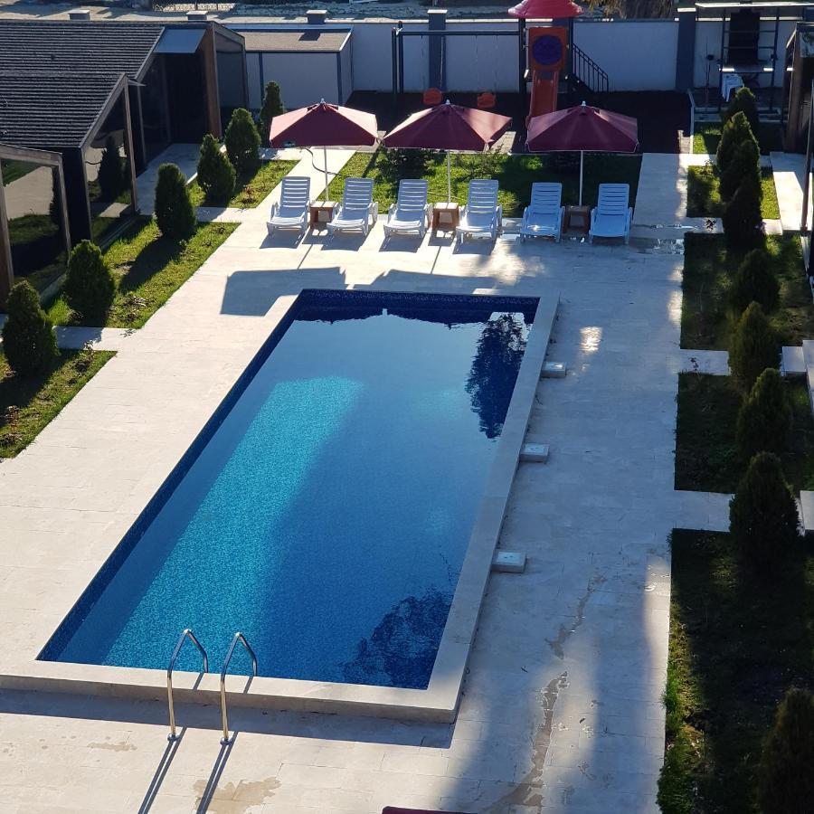 Отель "Чёрный Слон" Sochumi Exterior foto