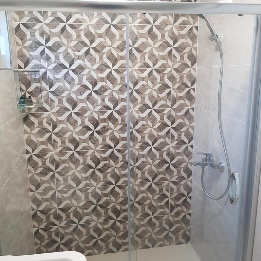 Отель "Чёрный Слон" Sochumi Exterior foto